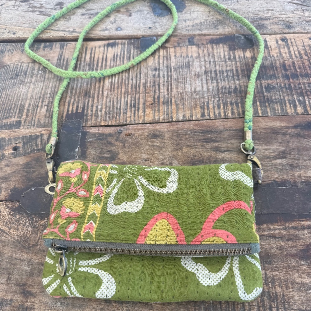 Sari Bari unique,green crossbody. - Picture 4 of 12